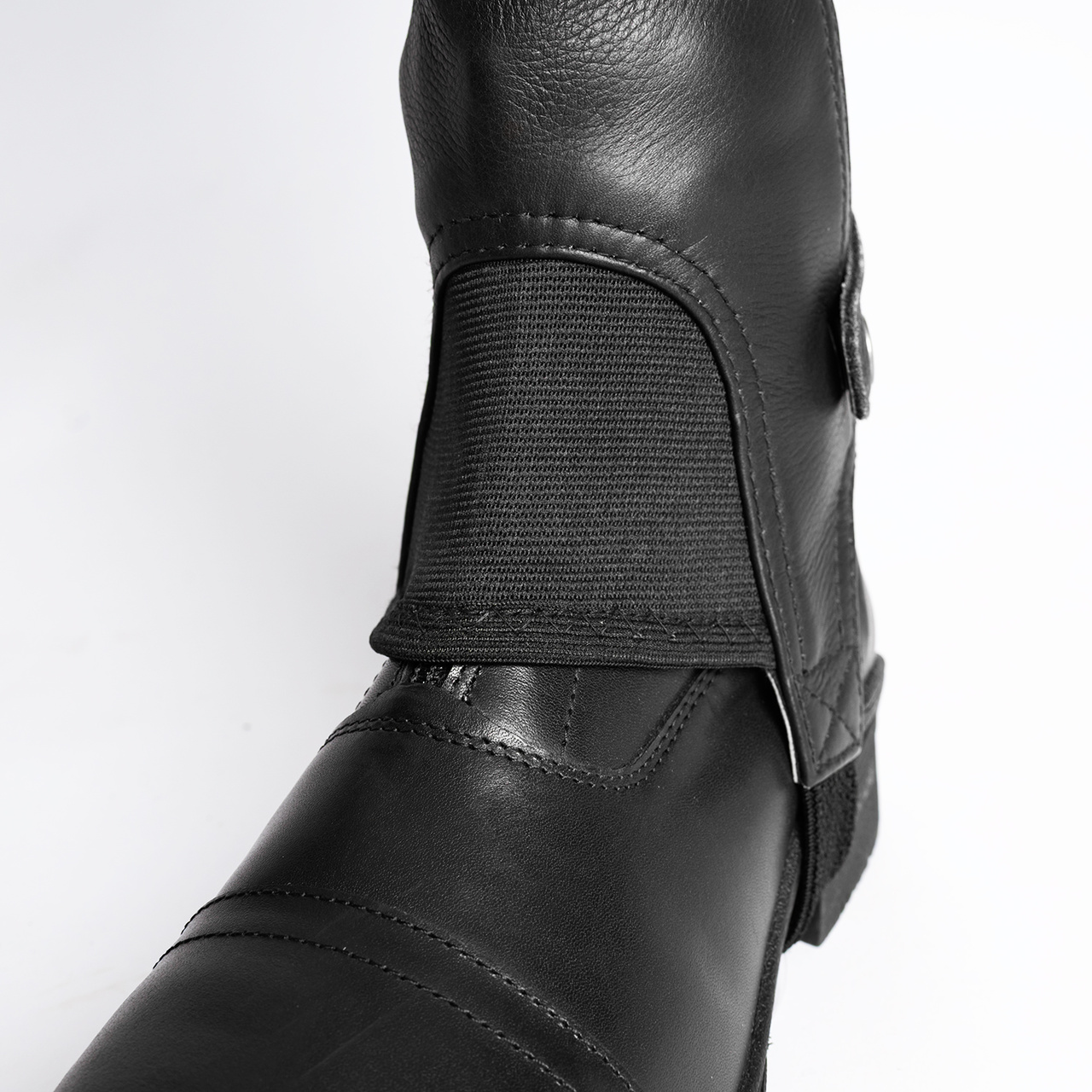 Shortchaps Junior Oswin Nappa